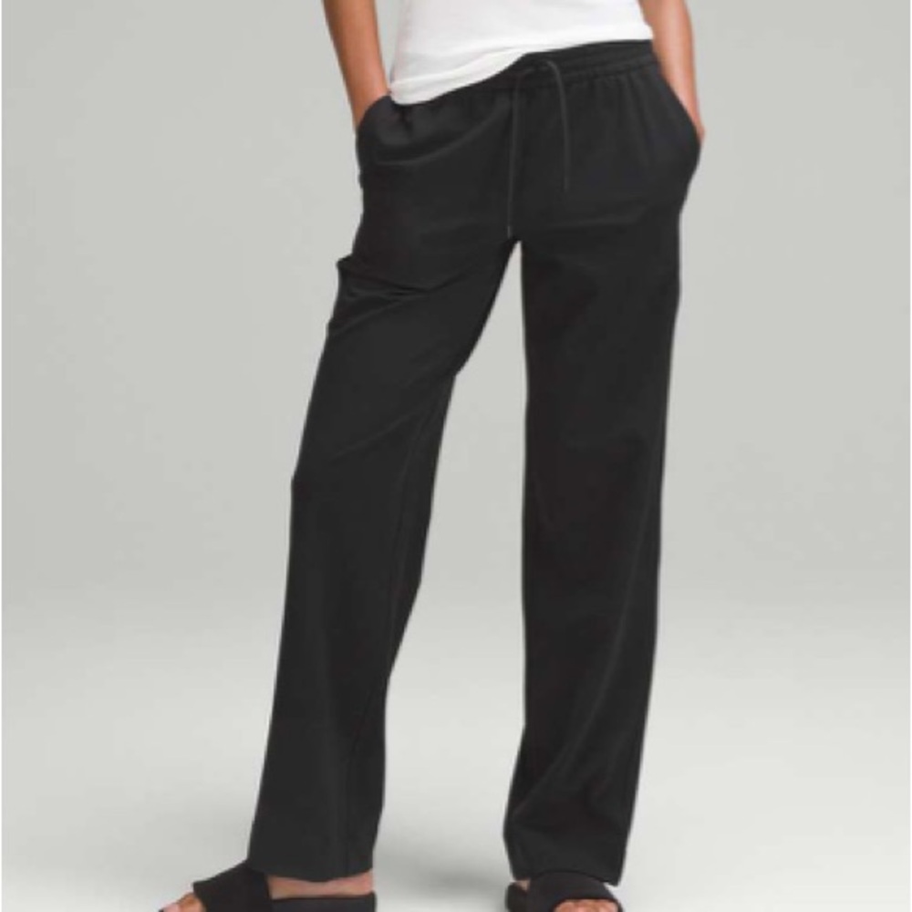 NWT, Lululemon Black Luxtreme Mid-Rise Straight-Leg Pant | Size XS, 31.5 Inseam